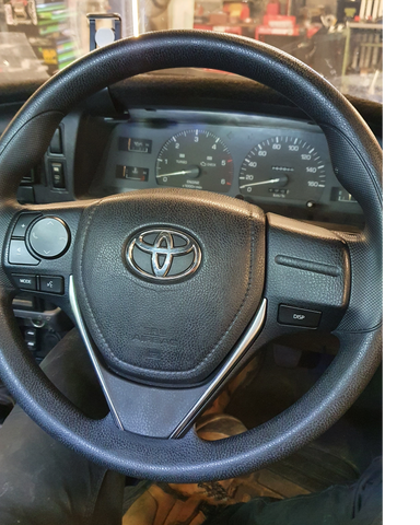 HILUX STEERING WHEEL CONVERSION - HORN ADAPTER HUB